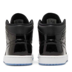 Jordan 1 Mid SE 'Space Jam' -Shoe Discounts Store 1676341736261S8ULZUQNC4HHTAF9Y7VF 620x a78d5409 3f6f 4d41 83bb 1b2e8814ba84