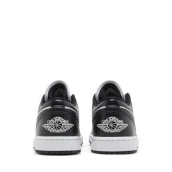Jordan 1 Low 'Panda' (W) -Shoe Discounts Store 168247075539371SKNJY1E3VG0VSQTGPT 620x 97f6634f 0e67 4d44 8c60 393fba85750a